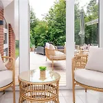 펜션 Renovated Retreat With Pool - By Traum *