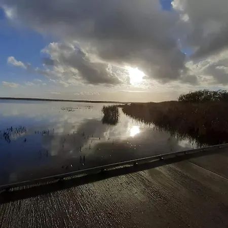 Renovated Retreat With Pool - By Traum *