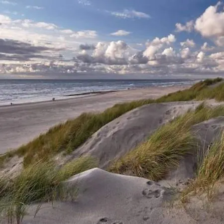 Renovated Retreat With Pool - By Traum