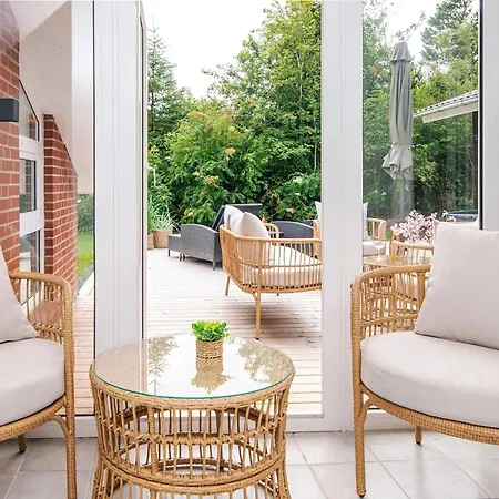 Renovated Retreat With Pool Ferienhaus Henne Strand