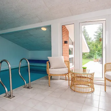 Renovated Retreat With Pool *