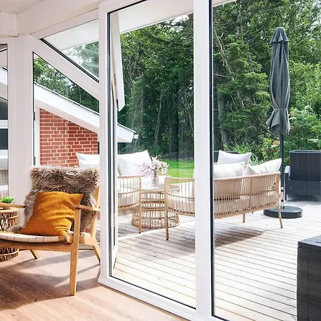 Renovated Retreat With Pool * Henne Strand