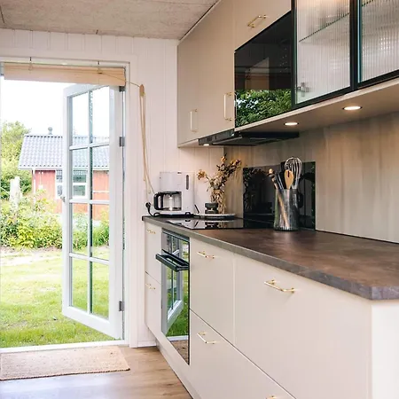 Renovated Retreat With Pool * Henne Strand