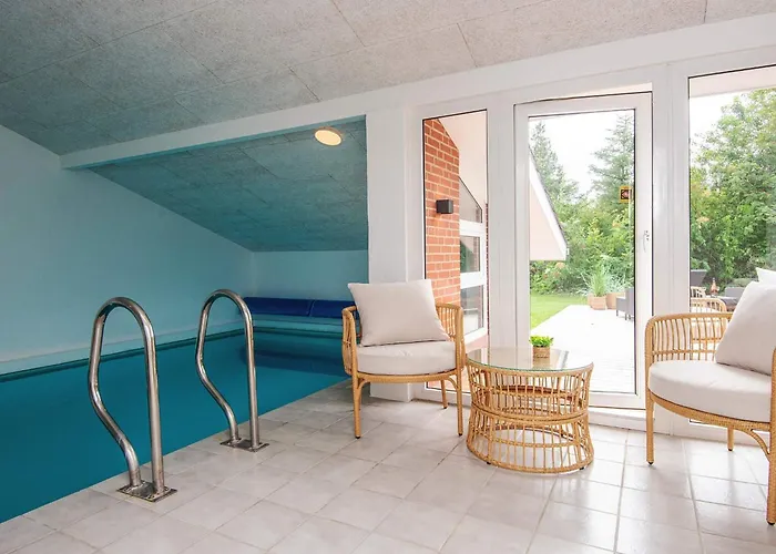 Renovated Retreat With Pool - By Traum Hébergement de vacances *