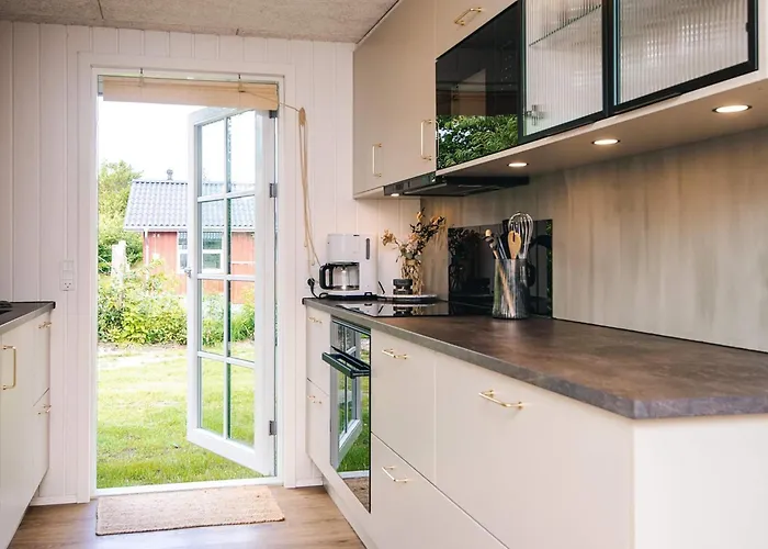 Renovated Retreat With Pool - By Traum Hébergement de vacances *