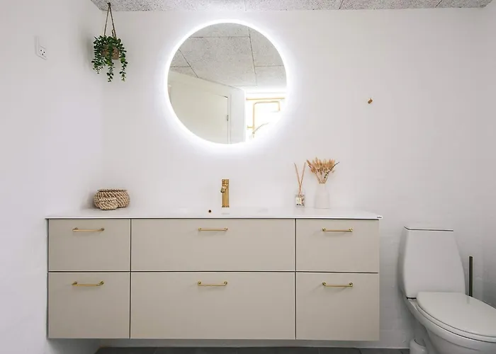 Renovated Retreat With Pool - By Traum Henne Strand