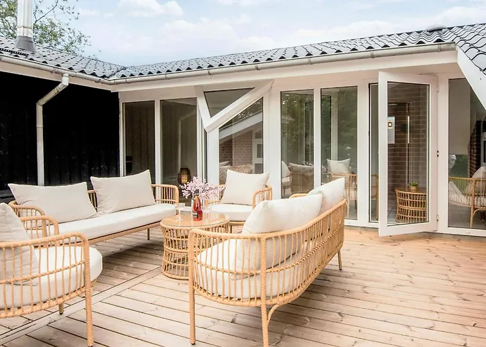 Renovated Retreat With Pool - By Traum *