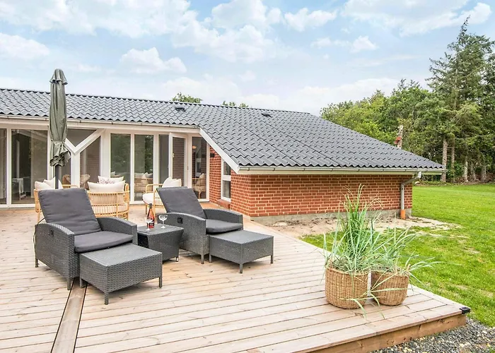 Renovated Retreat With Pool - By Traum *